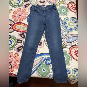 LEVI Women's Straight Leg Blue Jeans, 27 waist x 30 length- zip fly- size 4/5
